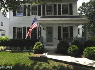 8 Darian Ct, Sterling, VA 20165