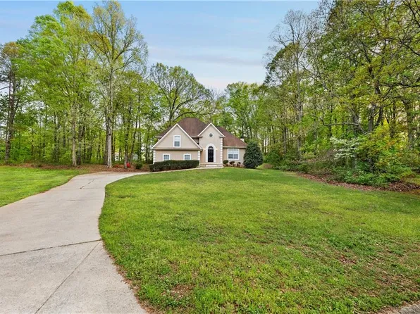 90 Montrose Ln, Sharpsburg, GA 30277