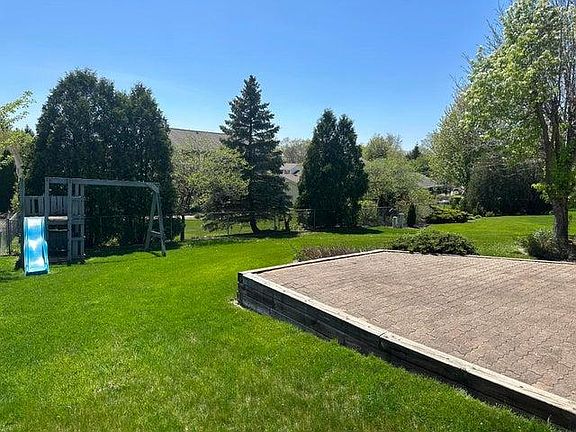 3rd image of 16265 W Heatherly Dr