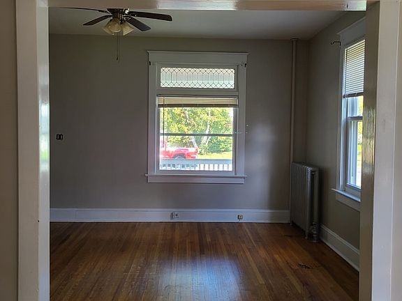 3rd image of 59-59 1/2 Bennett Ave