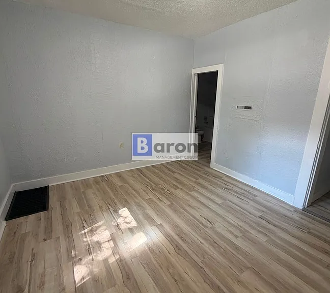 602 E Dayton St #C — Photo 1