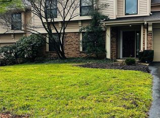 1201 Lofty Point Dr APT A, Ballwin, MO 63021