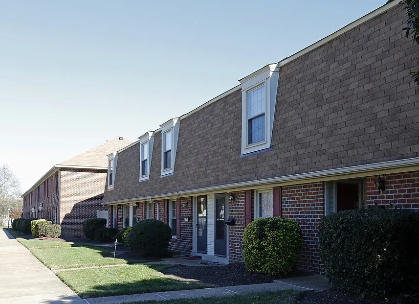 Cove Harbor Townhomes — Photo 2