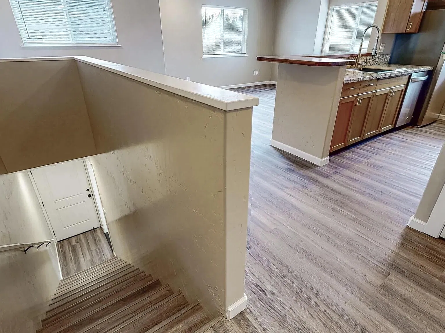 336 Ponderosa Ct — Photo 2