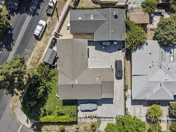 2nd image of 8049 Lullaby Ln