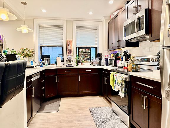 5th image of 31 Glenville Ave #31