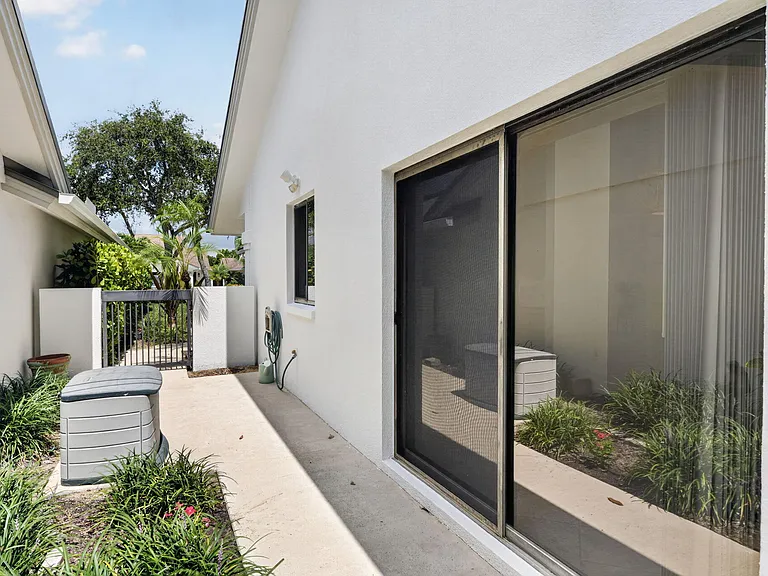 223 E River Park Dr — Photo 34