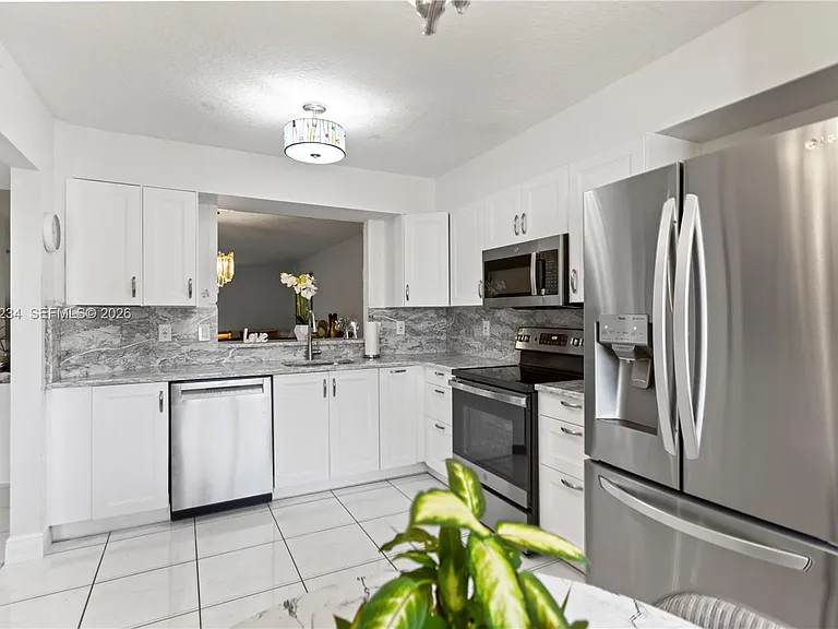 5876 Regal Glen Dr #101 — Photo 5