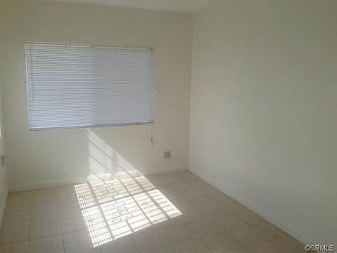5th image of 2227 Gladys Ave