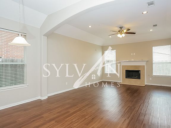 3rd image of 2455 Blanco Dr