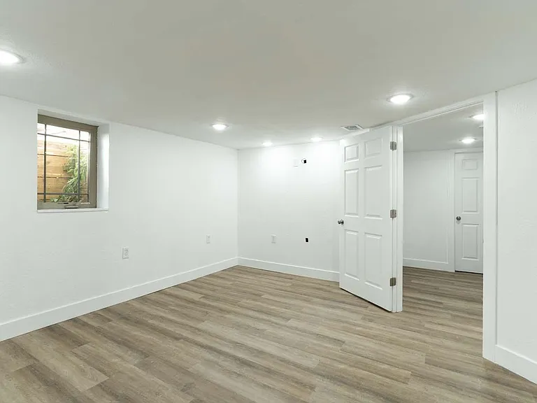 69 Groton Dr — Photo 32