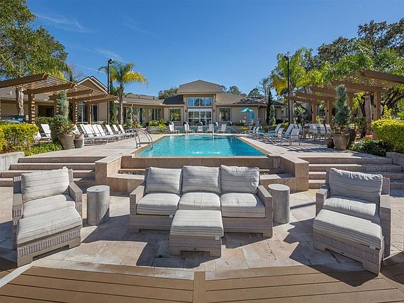 Lots of outdoor seating to enjoy the sunny Jacksonville weather