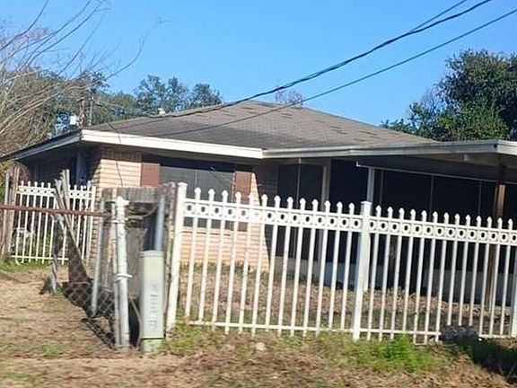 5th image of 823 S Sterling St