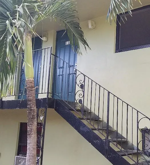 1113 SW 15th Ter #11 — Photo 3