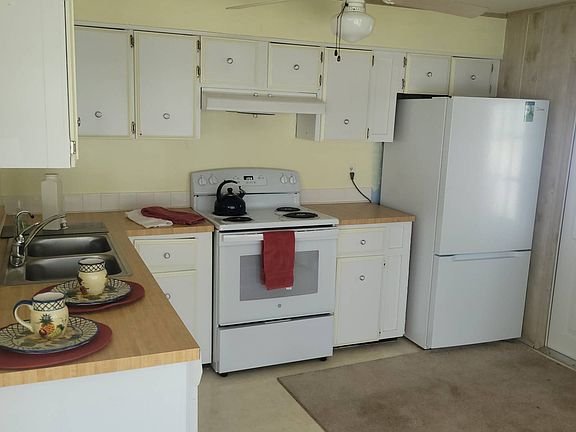 2nd image of 1602 Killarney Ct #415