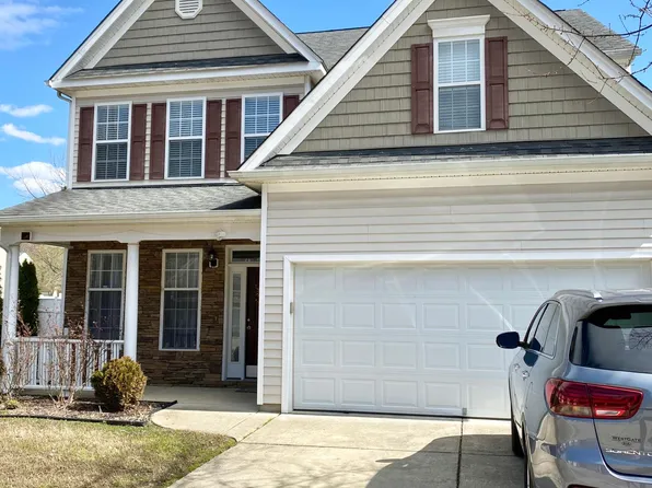 8174 Rolling Glenn Dr, Raleigh, NC 27616