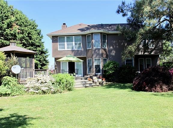 3rd image of 572 Skipjack Dr