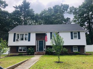 8 Wren Ter #2, Wareham, MA 02571