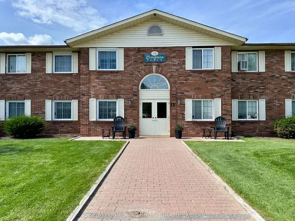 15 Clifton St #101, Kawartha Lakes, ON K0M 1N0