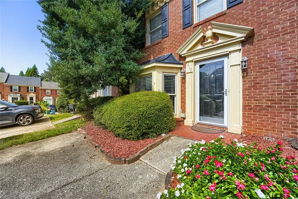 2 bed, 2.5 bath, 1536 sqft, $2,000 — Photo 3