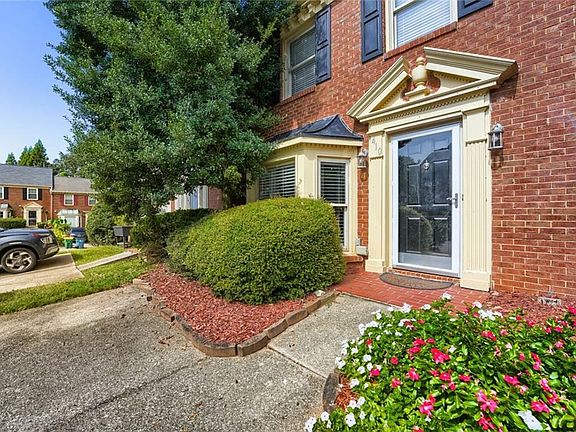 3rd image of 410 Forestgate Ct