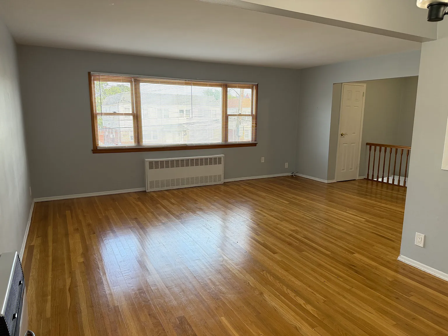 16th Ave, Whitestone — Photo 3