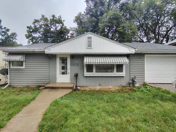 2021 24th St, Rockford, IL 61108