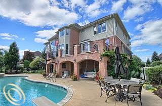 3rd image of 17826 Parkshore Dr