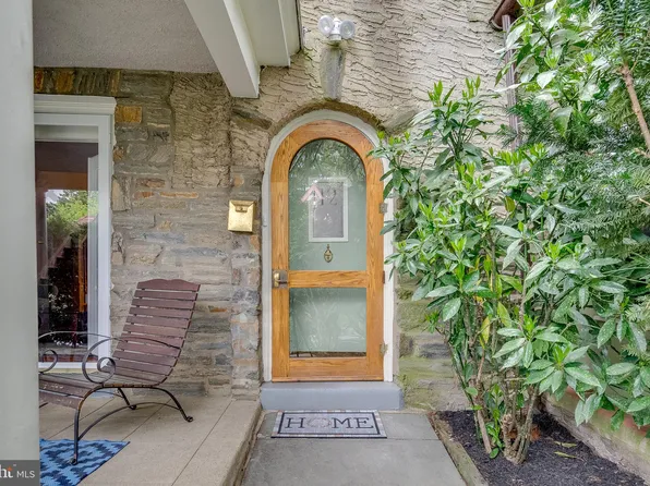 12 W Gowen Ave, Philadelphia, PA 19119