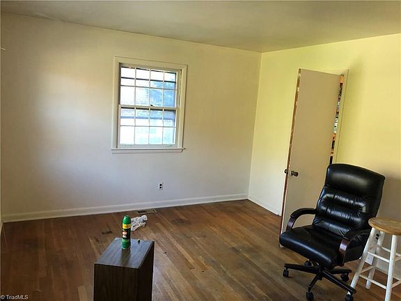 4th image of 806 E Florida St