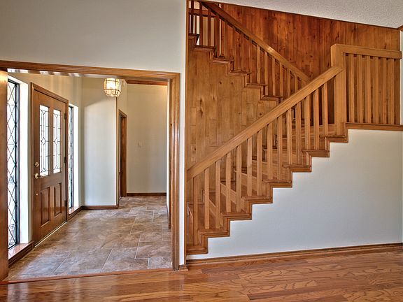 2nd image of 3916 Windview Dr