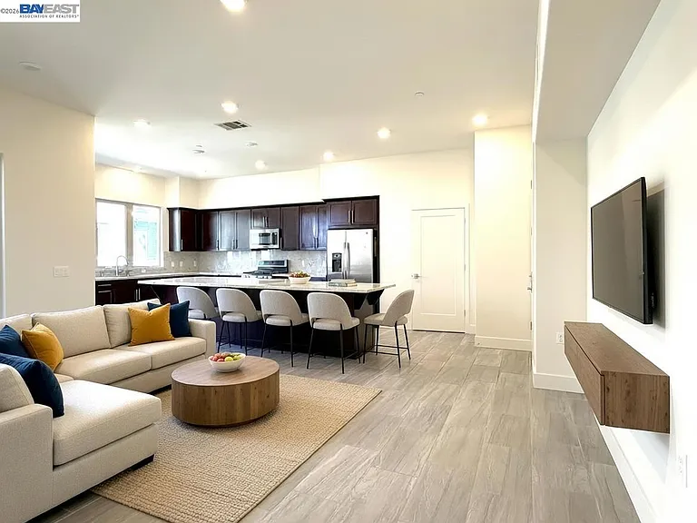 1625 Delano St #31A — Photo 5