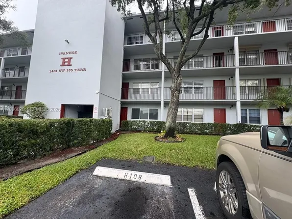 1401 SW 135th Ter APT 108H, Pembroke Pines, FL 33027