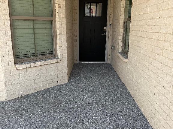 3rd image of 6018 Gardner Maples Dr