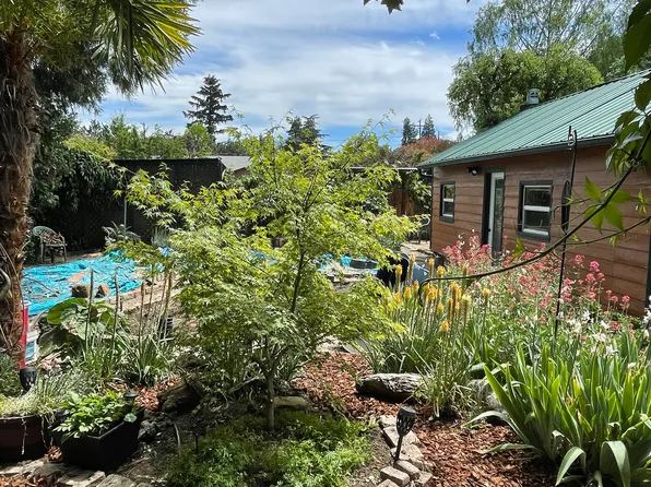(undisclosed Address), Ashland, OR 97520