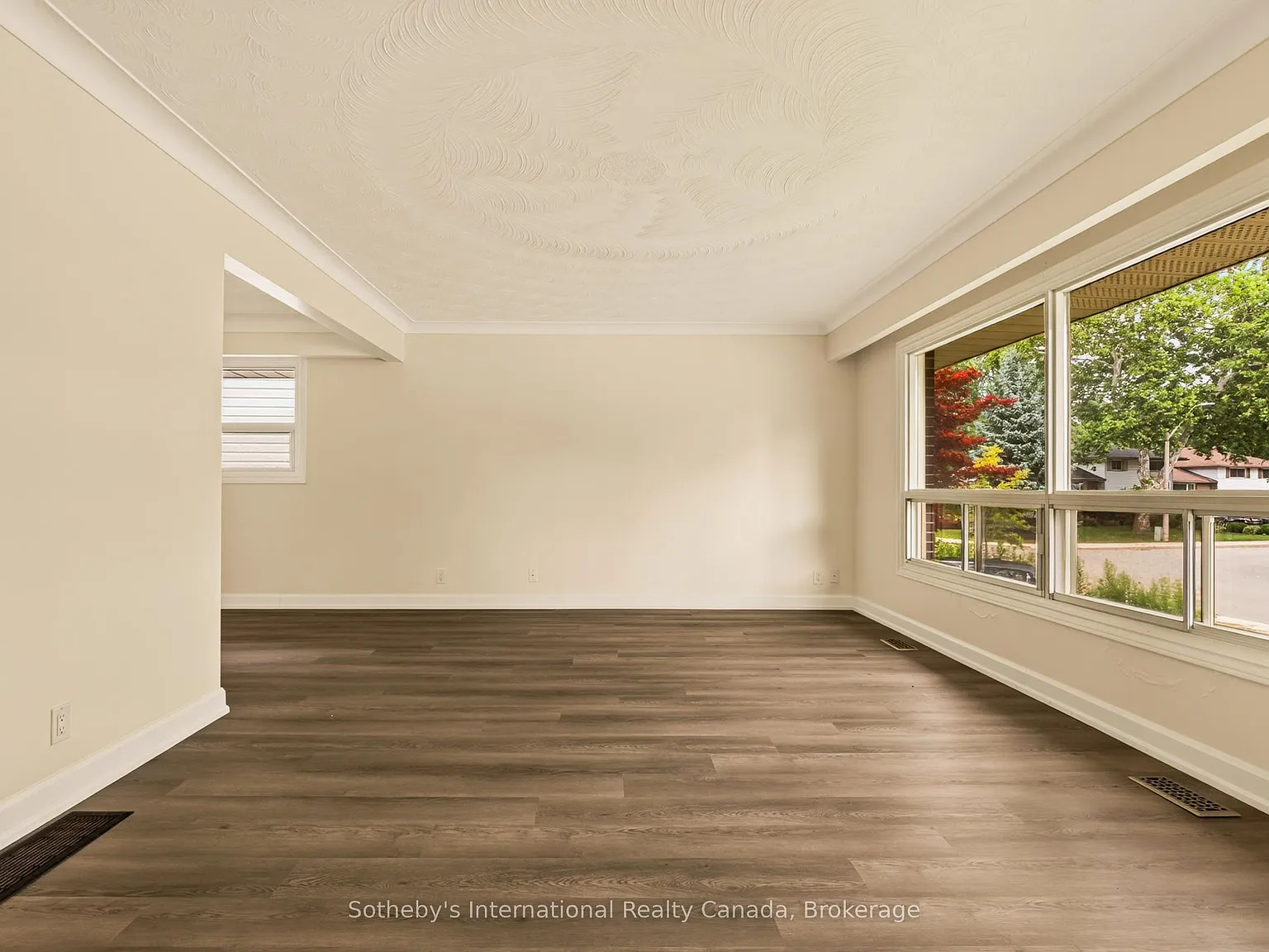 3 bed, $3,200 — Photo 3