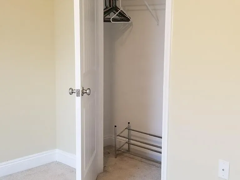 9718 Estate Dr — Photo 14