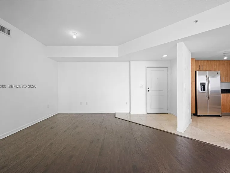 7910 Harbor Island Dr #402 — Photo 7