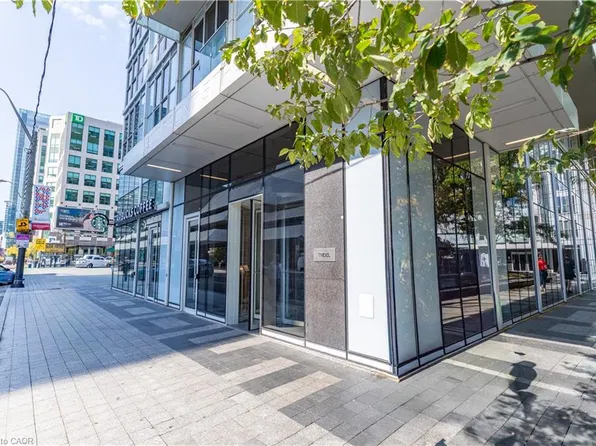 300 Front St W #307, Toronto, ON M5V 0E9