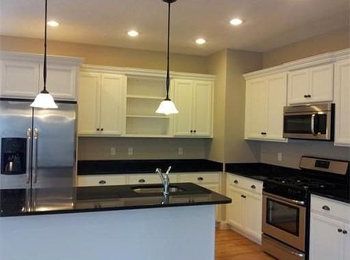5th image of 12 Stonehaven Dr