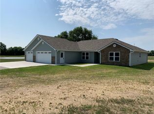 1010 SE 750th, Windsor, MO 65360