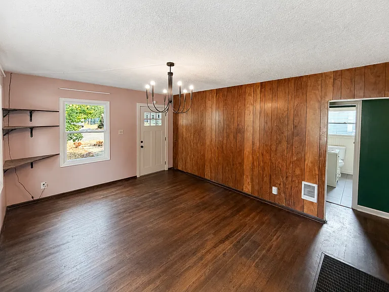2611 SE 153rd Ave — Photo 5