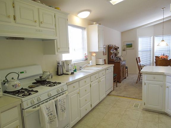 3rd image of 20 Rollingwood Dr Space 185