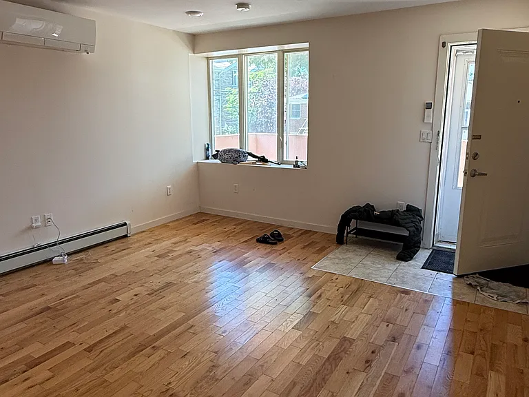 2733 E 27th St #2 — Photo 7