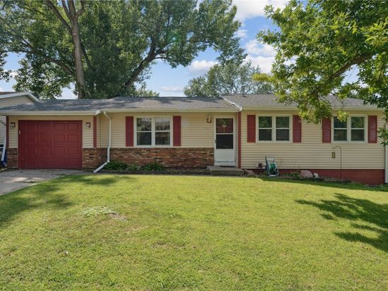 4201 Vine Ave SE, Cedar Rapids, IA 52403