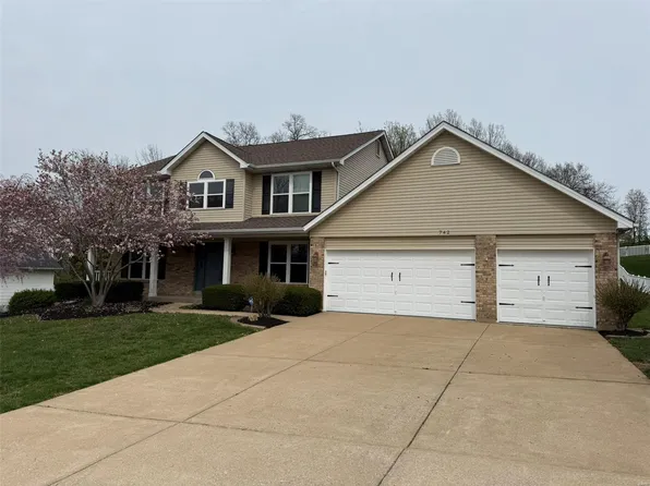 742 Blairbeth Dr, Weldon Spring, MO 63304