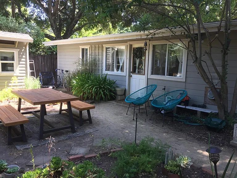872 Coleman Ave — Photo 1