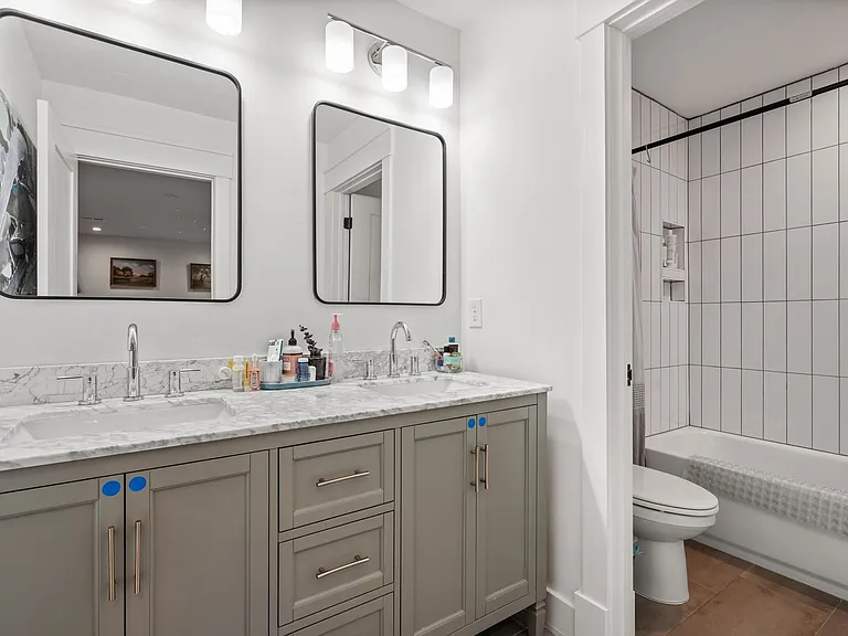 1108 Holloway St — Photo 16