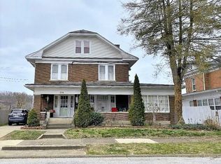 214 Race St, Ravenswood, WV 26164