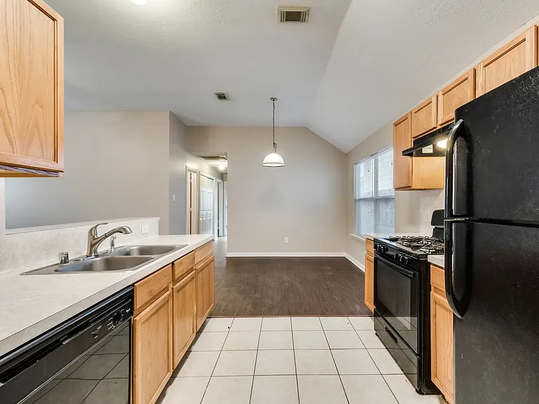 8342 Fuqua Gardens Dr — Photo 4